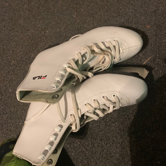 Amazing white fila iceskate - Picture 2 of 6